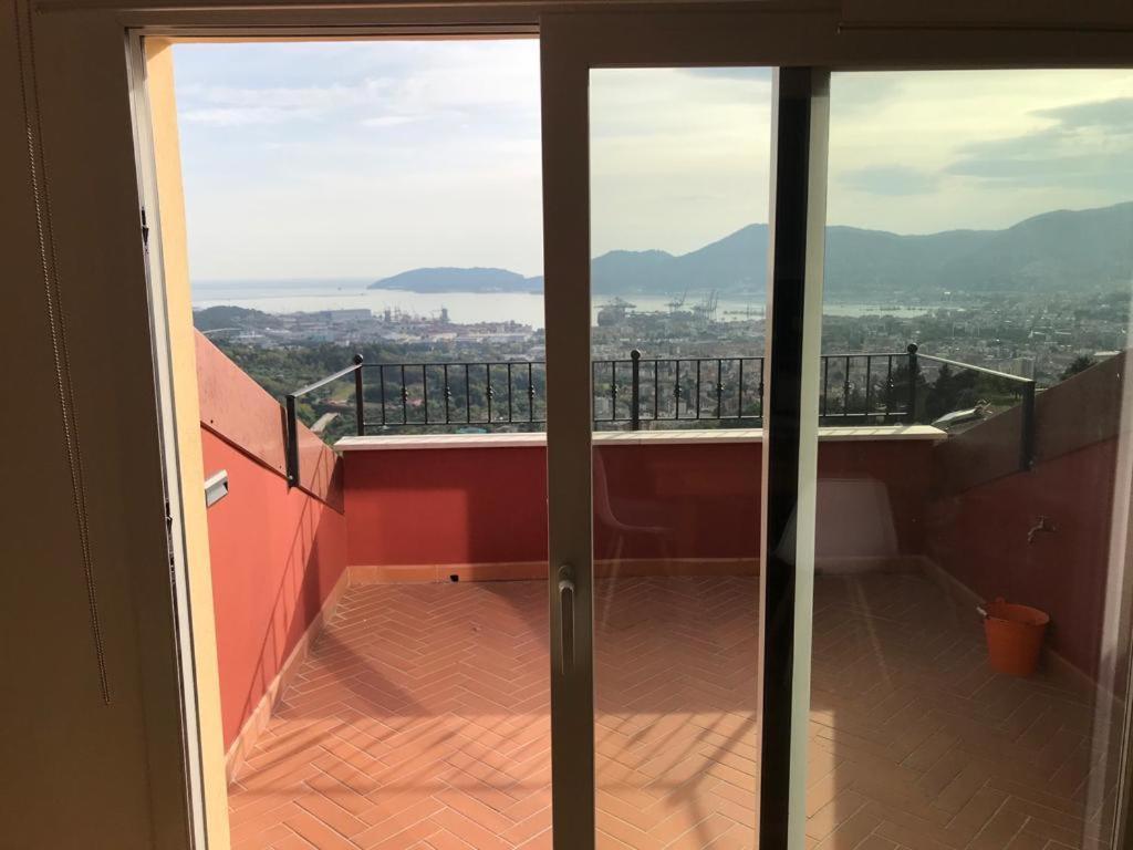 La Casa Con Vista Di Emma Lägenhet Vezzano Ligure Exteriör bild