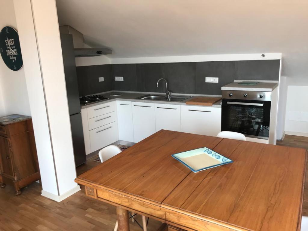 La Casa Con Vista Di Emma Lägenhet Vezzano Ligure Exteriör bild