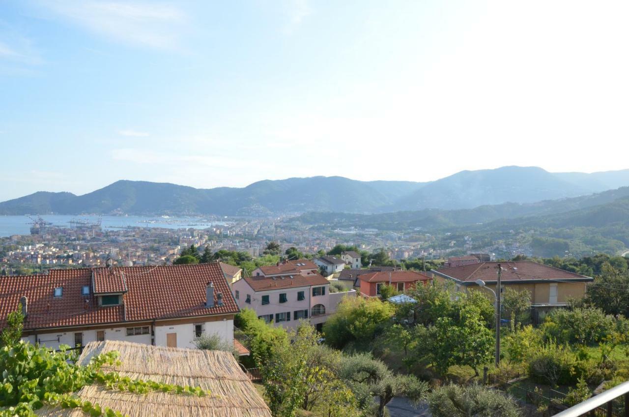 La Casa Con Vista Di Emma Lägenhet Vezzano Ligure Exteriör bild